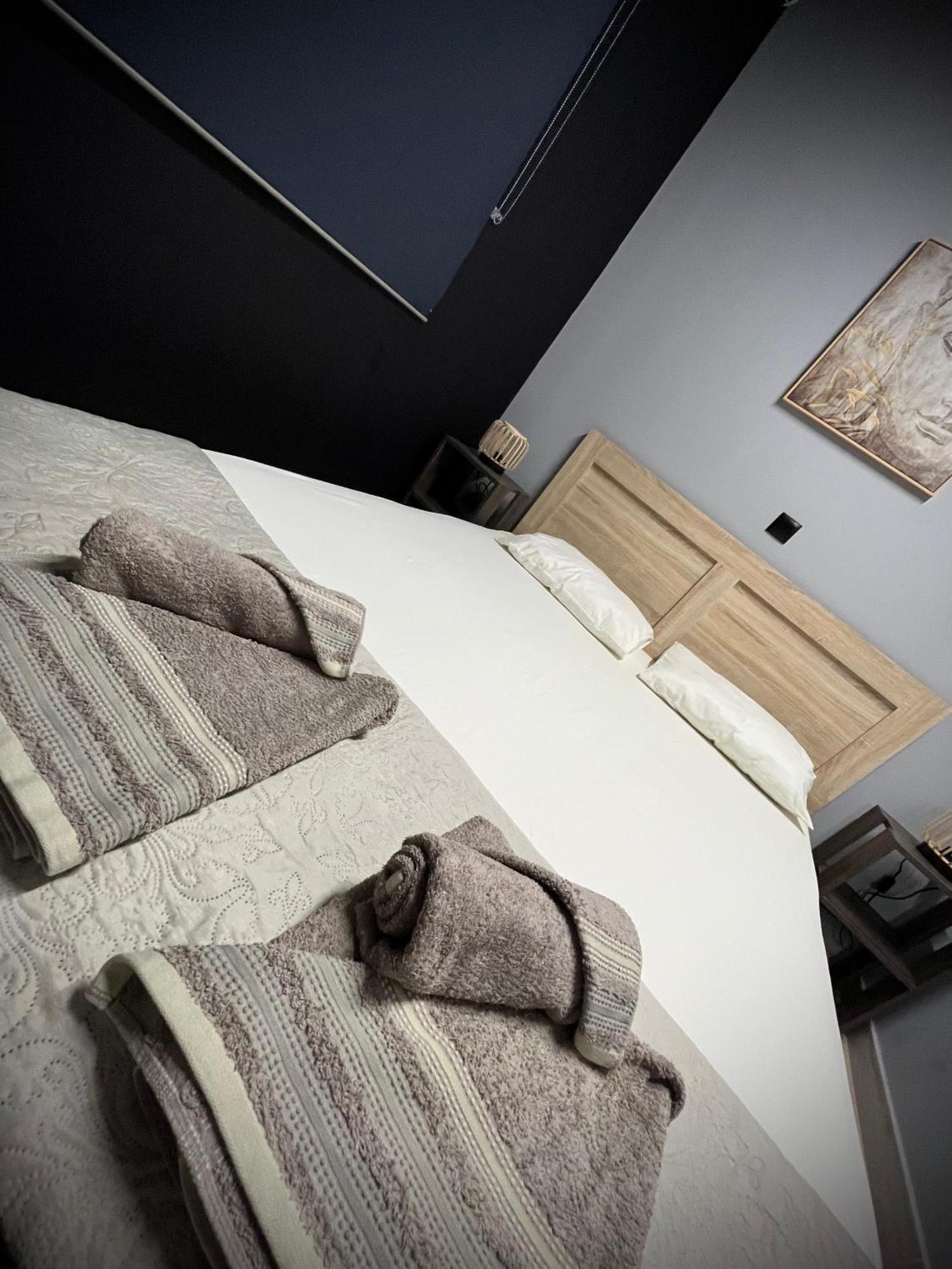 ארטמידה Joannas Airport Luxury Rooms מראה חיצוני תמונה