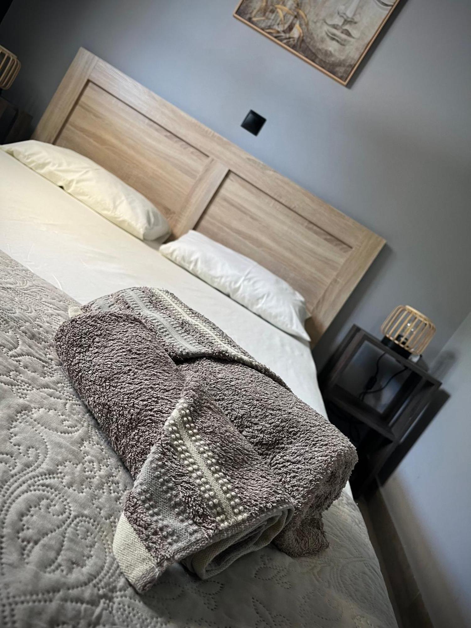 ארטמידה Joannas Airport Luxury Rooms מראה חיצוני תמונה