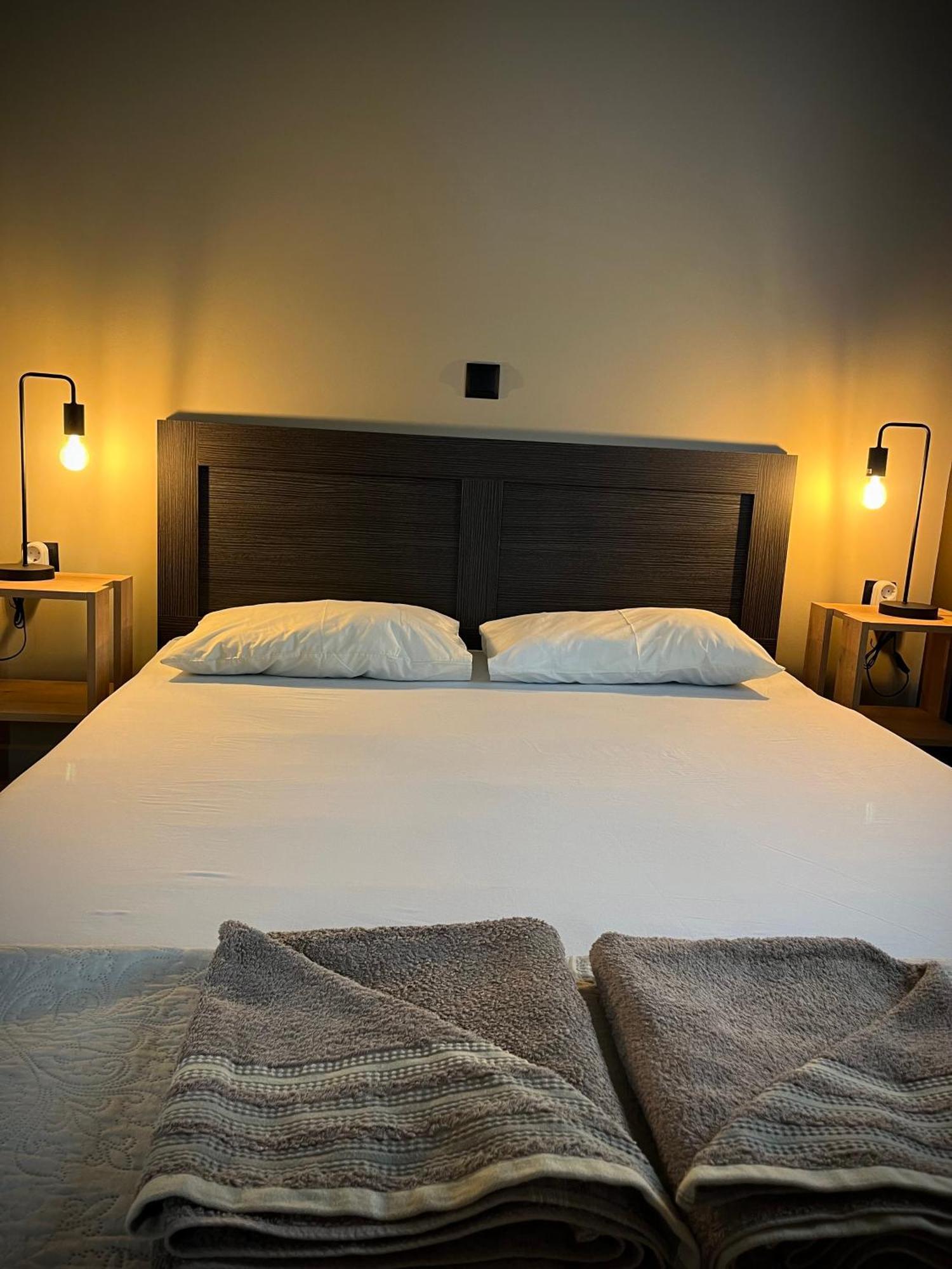 ארטמידה Joannas Airport Luxury Rooms מראה חיצוני תמונה